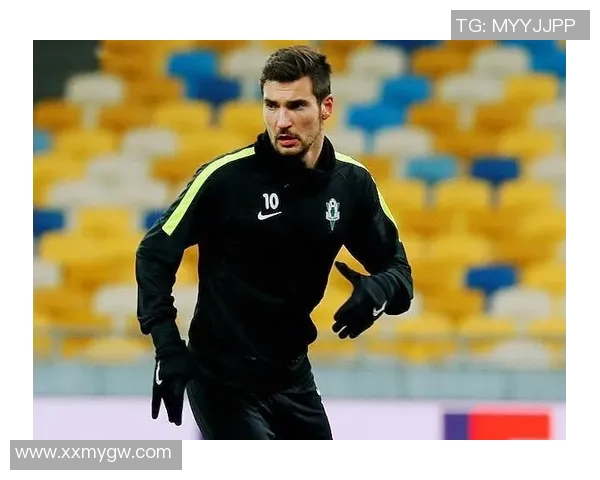 法伦斯与亚布洛内茨激战在即谁能在这场较量中笑到最后